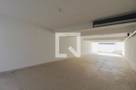 Garagem de casa à venda com 3 quartos, 194m² em Jardim Dourado, Guarulhos