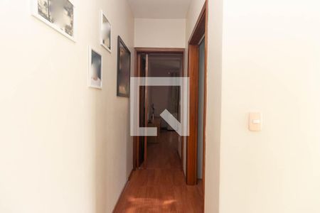 Corredor dos Quartos de casa à venda com 3 quartos, 152m² em Vila Gustavo, São Paulo