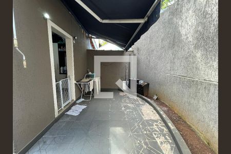 Quintal de casa à venda com 2 quartos, 95m² em Jardim Ester, São Paulo