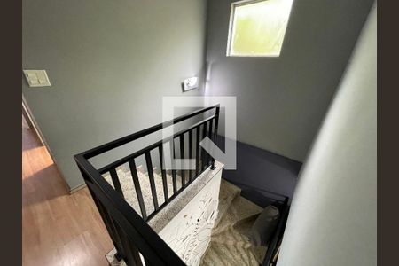 Escada de casa à venda com 2 quartos, 95m² em Jardim Ester, São Paulo