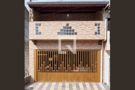 Fachada de casa à venda com 3 quartos, 215m² em Taboão, Diadema