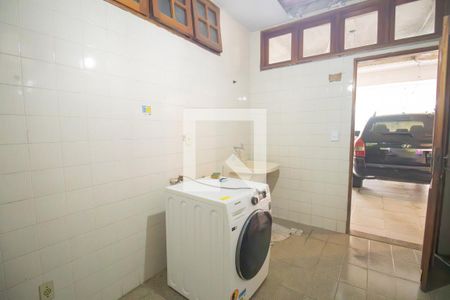 Área de Serviço de casa para alugar com 4 quartos, 511m² em Centro, São Gonçalo