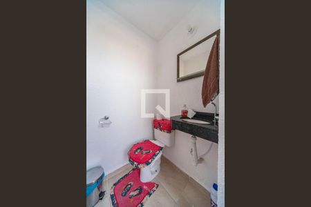 Banheiro de Serviço de apartamento à venda com 2 quartos, 95m² em Vila Helena, Santo André