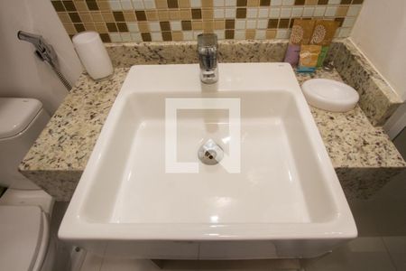 Banheiro de kitnet/studio à venda com 1 quarto, 22m² em Jardim das Acacias, São Paulo