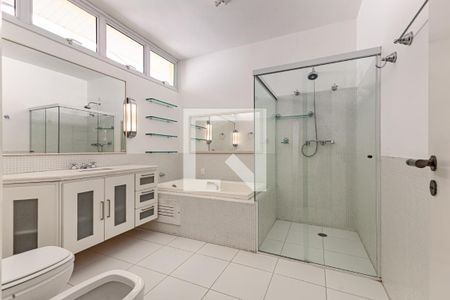 Banheiro de casa de condomínio à venda com 4 quartos, 754m² em Morumbi, São Paulo