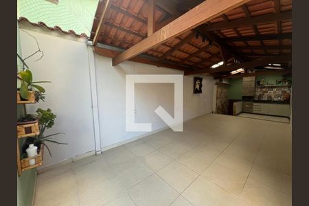 Casa à venda com 4 quartos, 310m² em Céu Azul, Belo Horizonte