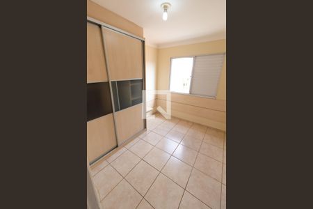 Quarto 2 de casa de condomínio para alugar com 3 quartos, 90m² em Bairro das Palmeiras, Campinas