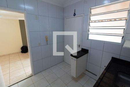 Cozinha de casa de condomínio para alugar com 3 quartos, 90m² em Bairro das Palmeiras, Campinas