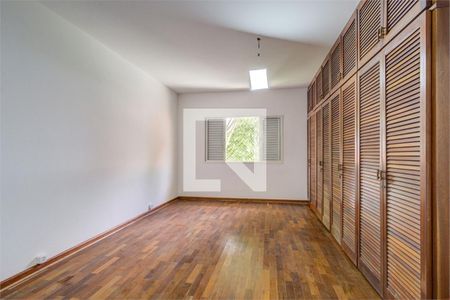Casa à venda com 4 quartos, 315m² em Campo Belo, São Paulo
