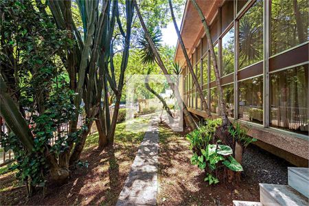 Casa à venda com 4 quartos, 322m² em Santo Amaro, São Paulo