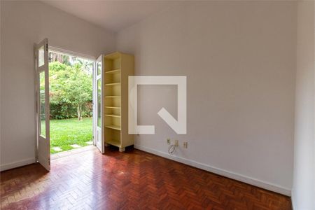 Casa à venda com 3 quartos, 309m² em Santo Amaro, São Paulo