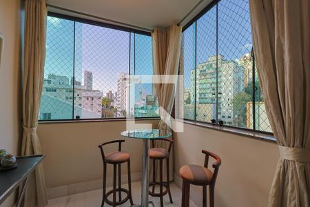 Sala de apartamento à venda com 3 quartos, 96m² em Carmo, Belo Horizonte