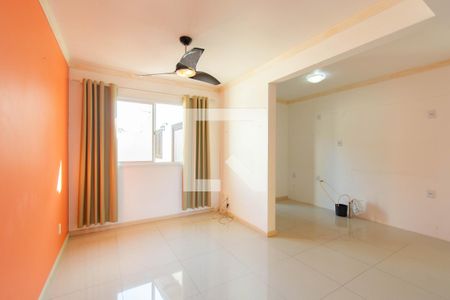 Sala de casa de condomínio à venda com 3 quartos, 110m² em Olaria, Canoas