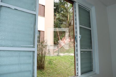 Sala de apartamento para alugar com 2 quartos, 47m² em Parque Jane, Embu das Artes