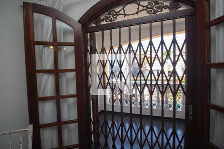 Varanda com grade de casa à venda com 4 quartos, 325m² em Vila Ede, São Paulo