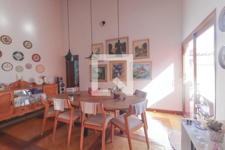 Sala de casa de condomínio para alugar com 4 quartos, 300m² em Jardim Tereza Cristina, Jundiaí