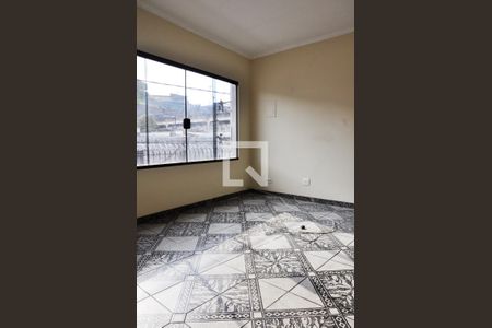 Sala de casa para alugar com 3 quartos, 86m² em Vila Maria Trindade, São Paulo