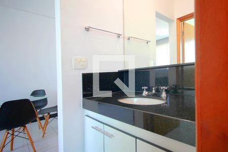 Banheiro de apartamento para alugar com 1 quarto, 40m² em Lourdes, Belo Horizonte