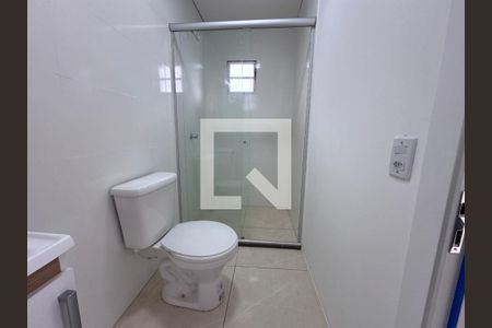 Banheiro de kitnet/studio para alugar com 1 quarto, 30m² em Scharlau, São Leopoldo