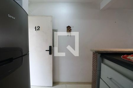 Cozinha de apartamento para alugar com 2 quartos, 70m² em Jardim Las Palmas, Guarujá