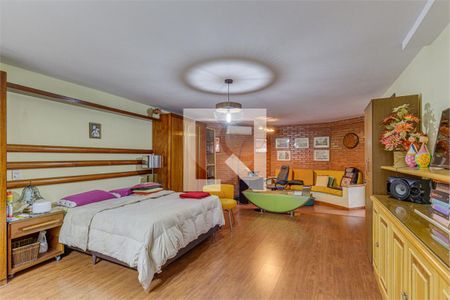 Casa à venda com 4 quartos, 700m² em Jardim Santa Helena, São Paulo