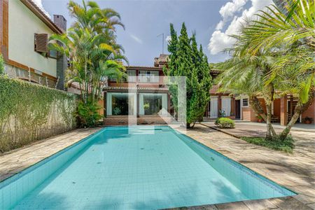 Casa à venda com 4 quartos, 700m² em Jardim Santa Helena, São Paulo