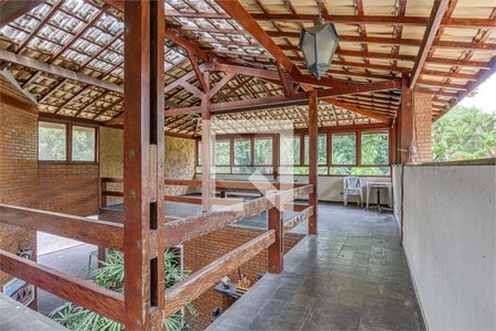 Casa à venda com 4 quartos, 700m² em Jardim Santa Helena, São Paulo