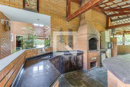 Casa à venda com 4 quartos, 700m² em Jardim Santa Helena, São Paulo