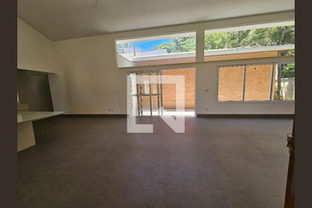 Sala de casa de condomínio à venda com 3 quartos, 250m² em Chácara das Paineiras, São Paulo