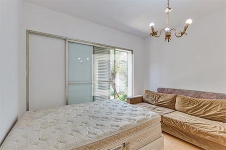 Casa de Condomínio à venda com 4 quartos, 300m² em Santo Amaro, São Paulo