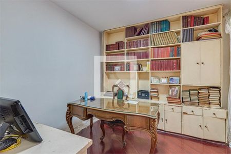 Casa de Condomínio à venda com 4 quartos, 300m² em Santo Amaro, São Paulo