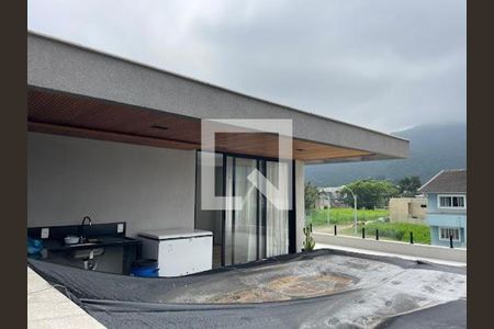 Casa à venda com 3 quartos, 420m² em Vargem Pequena, Rio de Janeiro