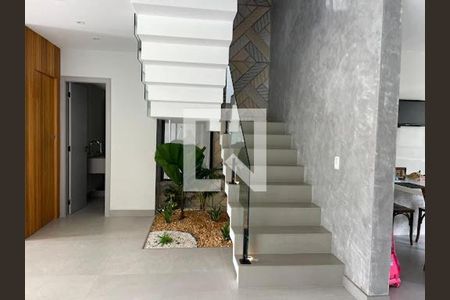 Casa à venda com 3 quartos, 420m² em Vargem Pequena, Rio de Janeiro