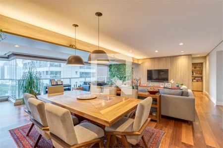 Apartamento à venda com 3 quartos, 189m² em Jardim Morumbi, São Paulo