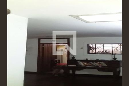 Casa à venda com 4 quartos, 300m² em Chácara Santo Antônio (Zona Sul), São Paulo