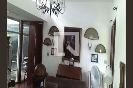 Casa à venda com 4 quartos, 300m² em Chácara Santo Antônio (Zona Sul), São Paulo