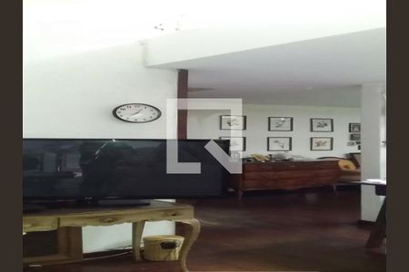 Casa à venda com 4 quartos, 300m² em Chácara Santo Antônio (Zona Sul), São Paulo