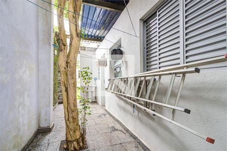 Casa de Condomínio à venda com 3 quartos, 370m² em Vila Elvira, São Paulo