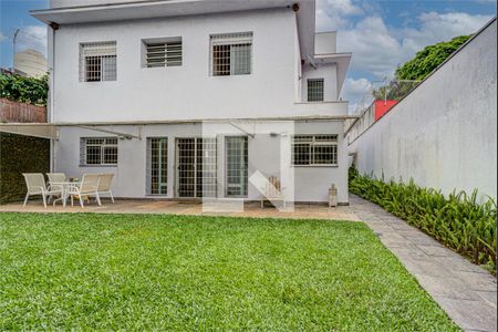 Casa de Condomínio à venda com 3 quartos, 370m² em Vila Elvira, São Paulo