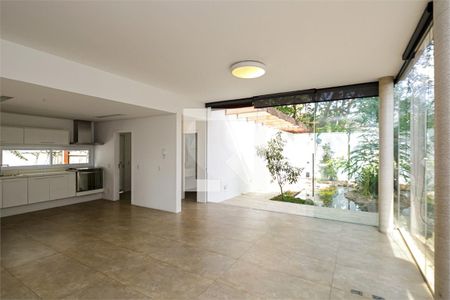 Casa à venda com 3 quartos, 290m² em Campo Belo, São Paulo