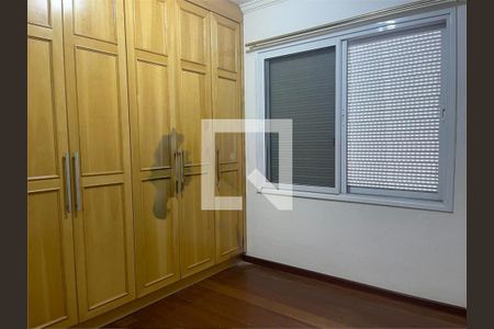 Casa de Condomínio à venda com 3 quartos, 300m² em Vila Elvira, São Paulo