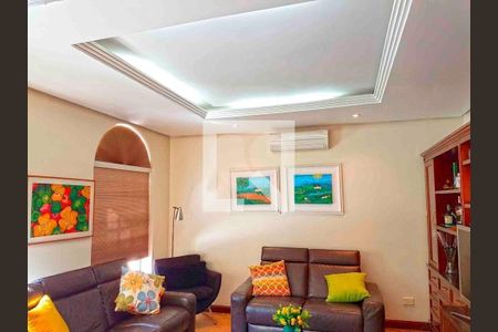 Casa à venda com 4 quartos, 297m² em Jardim Marajoara, São Paulo