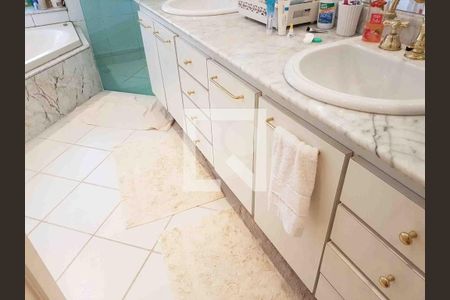 Casa à venda com 4 quartos, 297m² em Jardim Marajoara, São Paulo