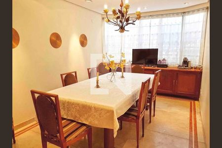 Casa à venda com 4 quartos, 297m² em Jardim Marajoara, São Paulo