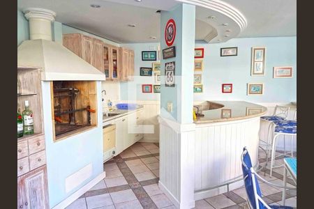 Casa à venda com 4 quartos, 297m² em Jardim Marajoara, São Paulo