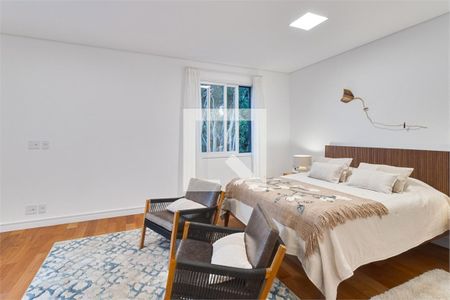 Casa à venda com 3 quartos, 330m² em Santo Amaro, São Paulo