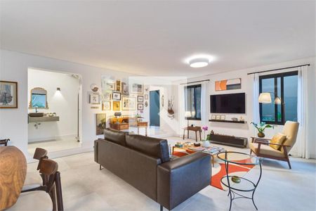 Casa à venda com 3 quartos, 330m² em Santo Amaro, São Paulo