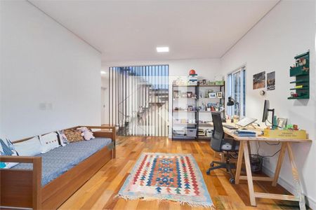Casa à venda com 3 quartos, 330m² em Santo Amaro, São Paulo