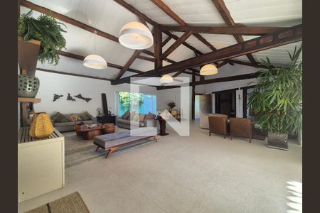 Sala de casa de condomínio à venda com 4 quartos, 800m² em Barra da Tijuca, Rio de Janeiro