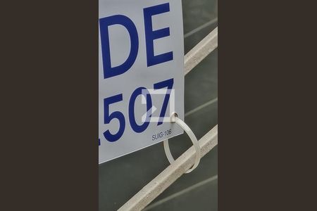 Placa instalada de apartamento à venda com 1 quarto, 42m² em Vila Ipiranga, Porto Alegre